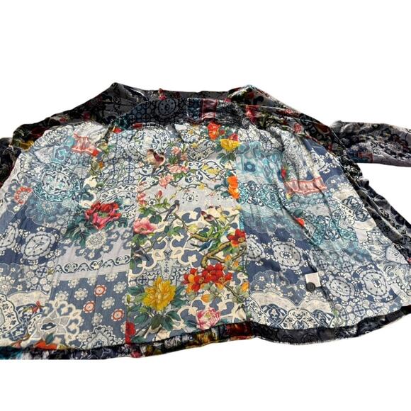 "JOHNNY WAS" Beautiful Velvett 3 Butt. Cardigan SZ M Floral Silk Blend Luxurious - Picture 8 of 11
